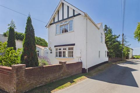 3 bed property, in Ings Lane, £450,000