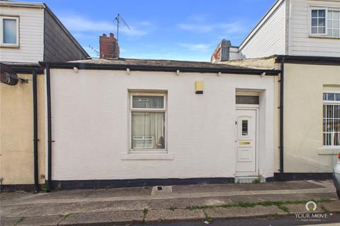 2 bed property, in Brady Street, £40,000