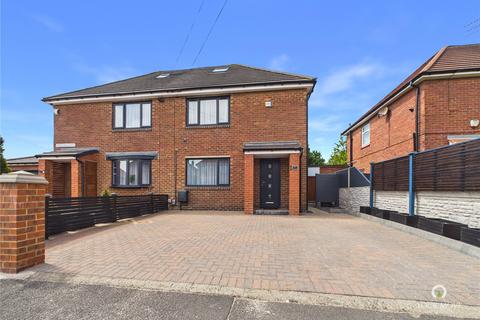 2 bed property, in Ford Crescent, £195,000