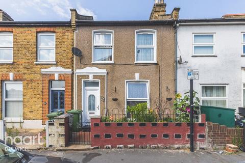 3 bed property, in Sangley Road, £550,000