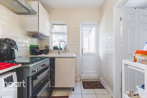 3 bed property, in Sangley Road, £550,000
