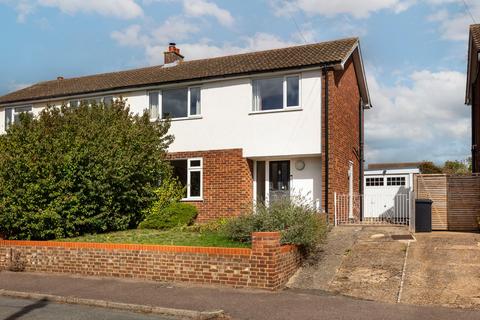 3 bed property, in Primrose Lane, £350,000