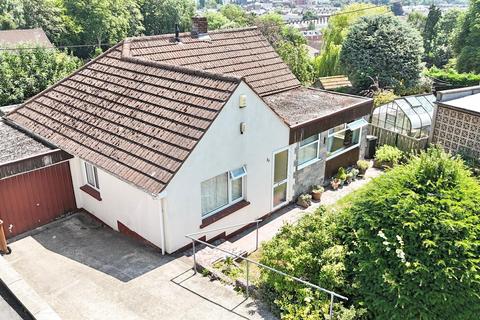 3 bed property, in Broomhill, £285,000