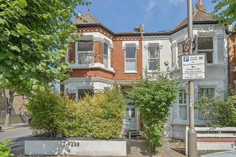 4 bed property, in Melody Road, £1,395,000