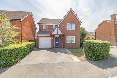 4 bed property, in Acacia Drive, £425,000