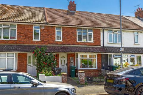 3 bed property, in Denmark Road, £375,000