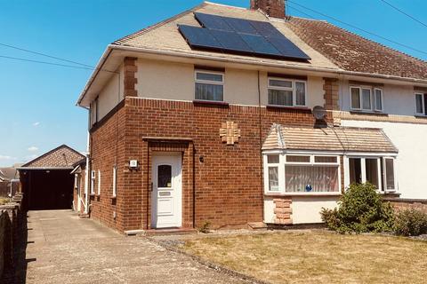 3 bed property, in Brick Lane, £250,000