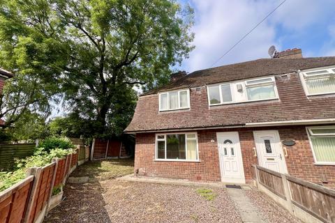 3 bed property, in Altrincham Road, £250,000