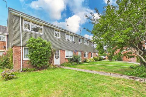 3 bed property, in Colbourne Close, £335,000