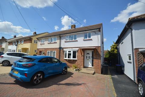3 bed property, in Orchard Drive, £350,000