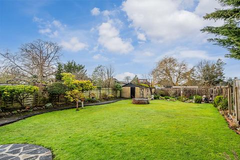 2 bed property, in The Warren, £600,000