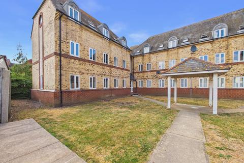 2 bed property, in Colne Road, £180,000