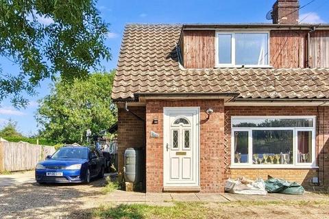 2 bed property, in Denham Corner, £180,000