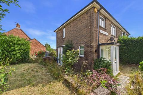 3 bed property, in Bassledene Road, £180,000