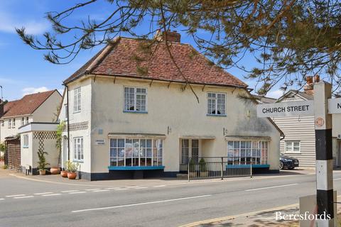 4 bed property, in Church Street, £725,000