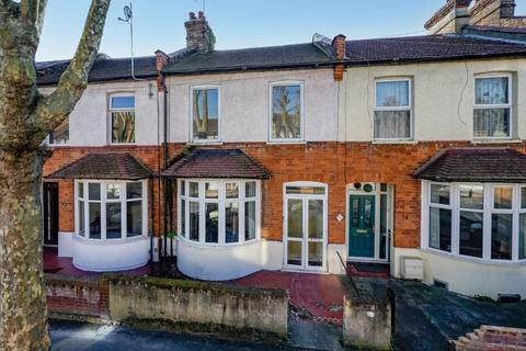 3 bed property, in 20 Kimberley Avenue, £290,000