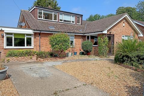 5 bed property, in Folly Lane, £600,000