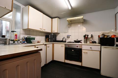 4 bed property, in Forest Road, £135,000