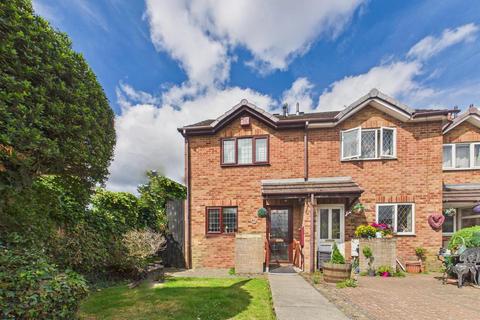 2 bed property, in Dawes Close, £185,000