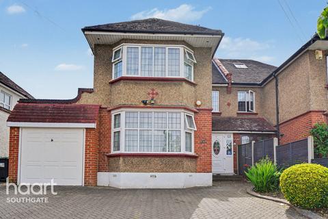 4 bed property, in Brookdale, £885,000