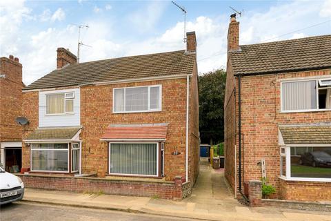 2 bed property, in New Street, £135,000