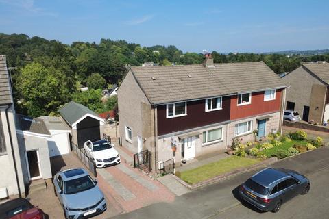3 bed property, in Langside Drive, £230,000