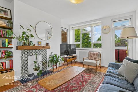 2 bed property, in Albion Road, £475,000