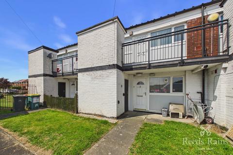 1 bed property, in Worthing Road, £55,000