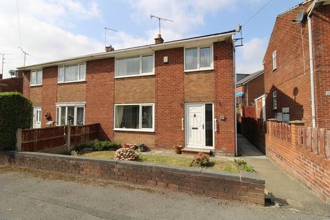 3 bed property, in Springbank Close, £150,000