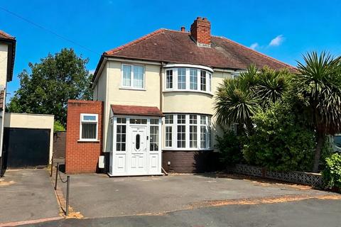 3 bed property, in Baker Street, £230,000