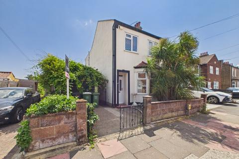 3 bed property, in Sidcup, £525,000