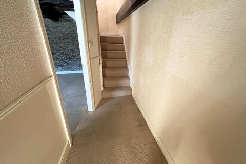 2 bed property, in Bryncrug LL36, £140,000