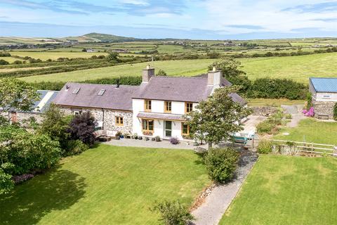3 bed property, in Llanfaethlu, £650,000