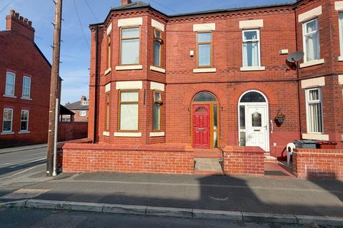 4 bed property, in Claremont Range, £260,000