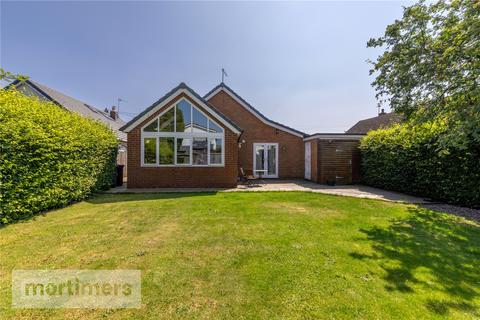 4 bed property, in Fairfield Drive, £415,000