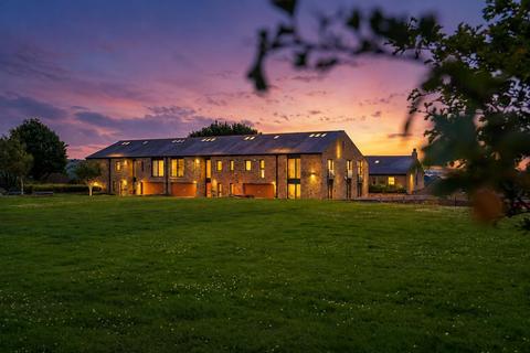 5 bed property, in Great Cote, £950,000
