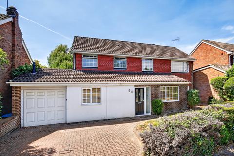 4 bed property, in Bracknell RG42, £800,000