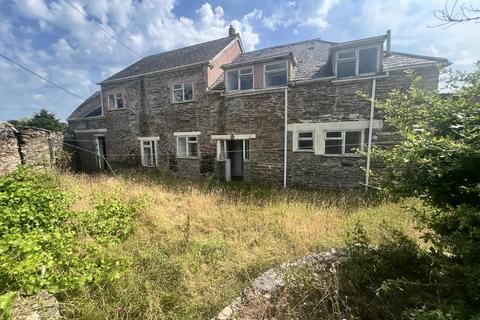 5 bed property, in The Old Coach House, £250,000