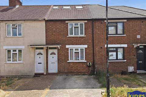 3 bed property, in Cheney Row, £520,000