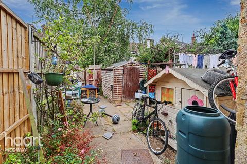 3 bed property, in Wickham Street, £220,000