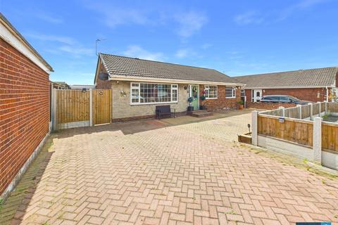 3 bed property, in Melford Drive, £250,000
