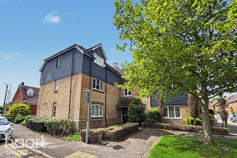 2 bed property, in Blackthorn Road, £160,000