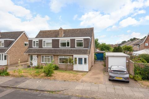3 bed property, in Salisbury Road, £325,000