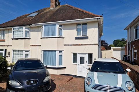 3 bed property, in Lovelace Crescent, £435,000