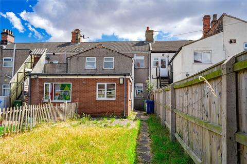2 bed property, in Heneage Road, £55,000
