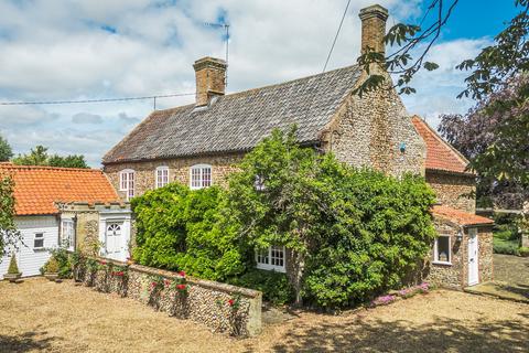 7 bed property, in Handsome Period Home in Stoke Ferry, £695,000