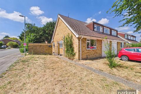 3 bed property, in Telford Crescent, £450,000
