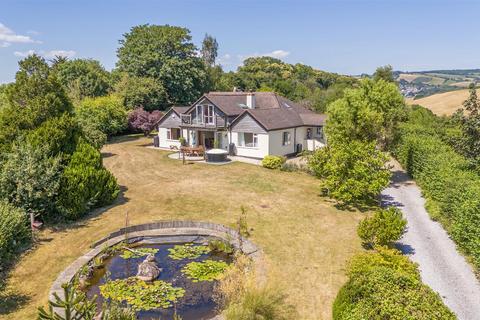 5 bed property, in Stokeinteignhead, £840,000