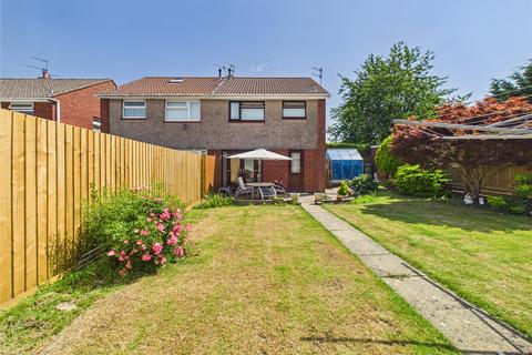3 bed property, in Rowacres, £325,000