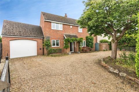 4 bed property, in The Street, £400,000